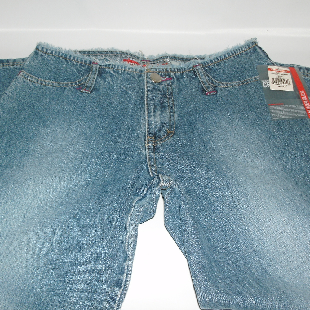 Union Bay Juniors Cropped Jeans - Picture 4 of 5